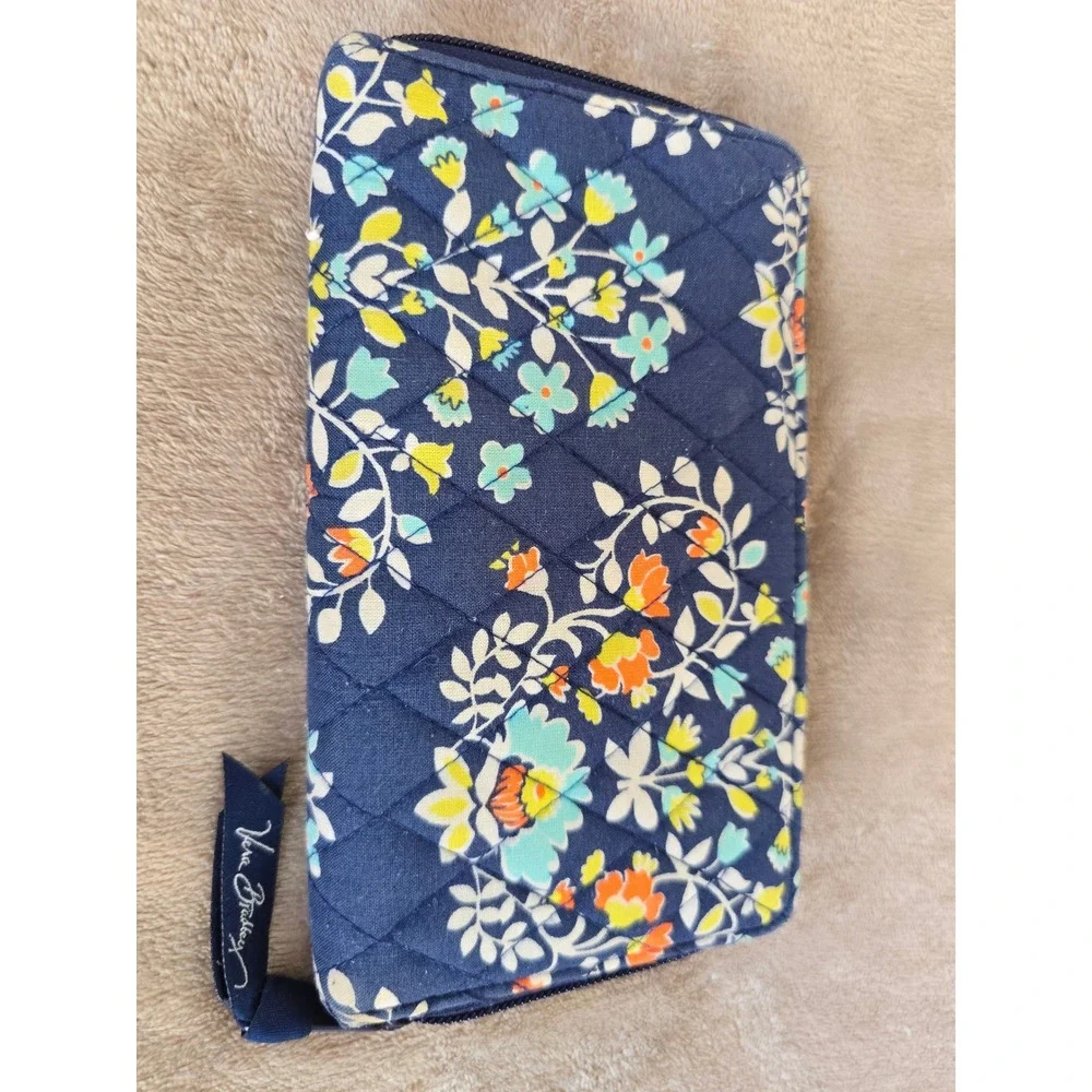 Vera Bradley Navy Blue Floral Quilted Cotton Zip Around Accordion Wallet - Picture 1 of 4